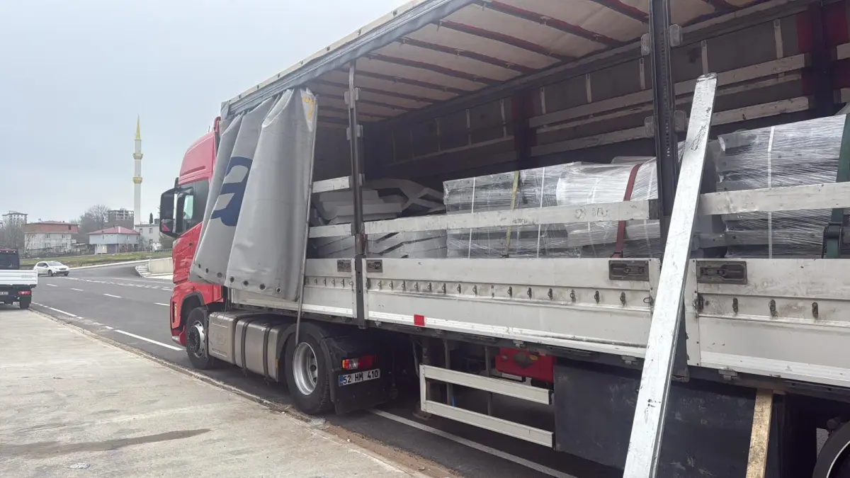 Konik gövde kalıbının iç yüzeyi — jelkotlu fiberglas kabuk